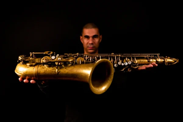 250325_Joel_Saxphone_cont_02 250325_Joel_Saxphone_cont_02