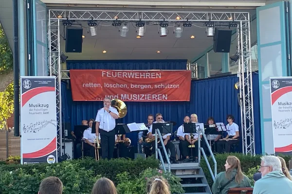 Musikzug (2) Musikzug (2)